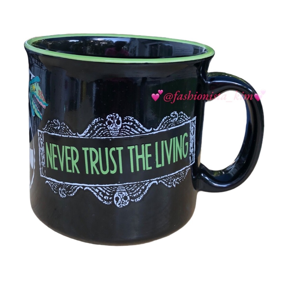 Never trust the living Halloween mug - Picture 5 of 7